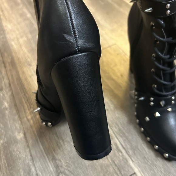 Studded ankle boots - Picture 3 of 4